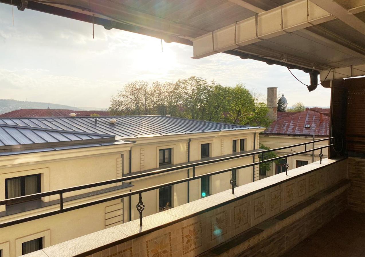Spacious Apartment In City Centre Iasi Ngoại thất bức ảnh