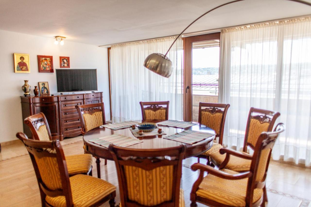 Spacious Apartment In City Centre Iasi Ngoại thất bức ảnh