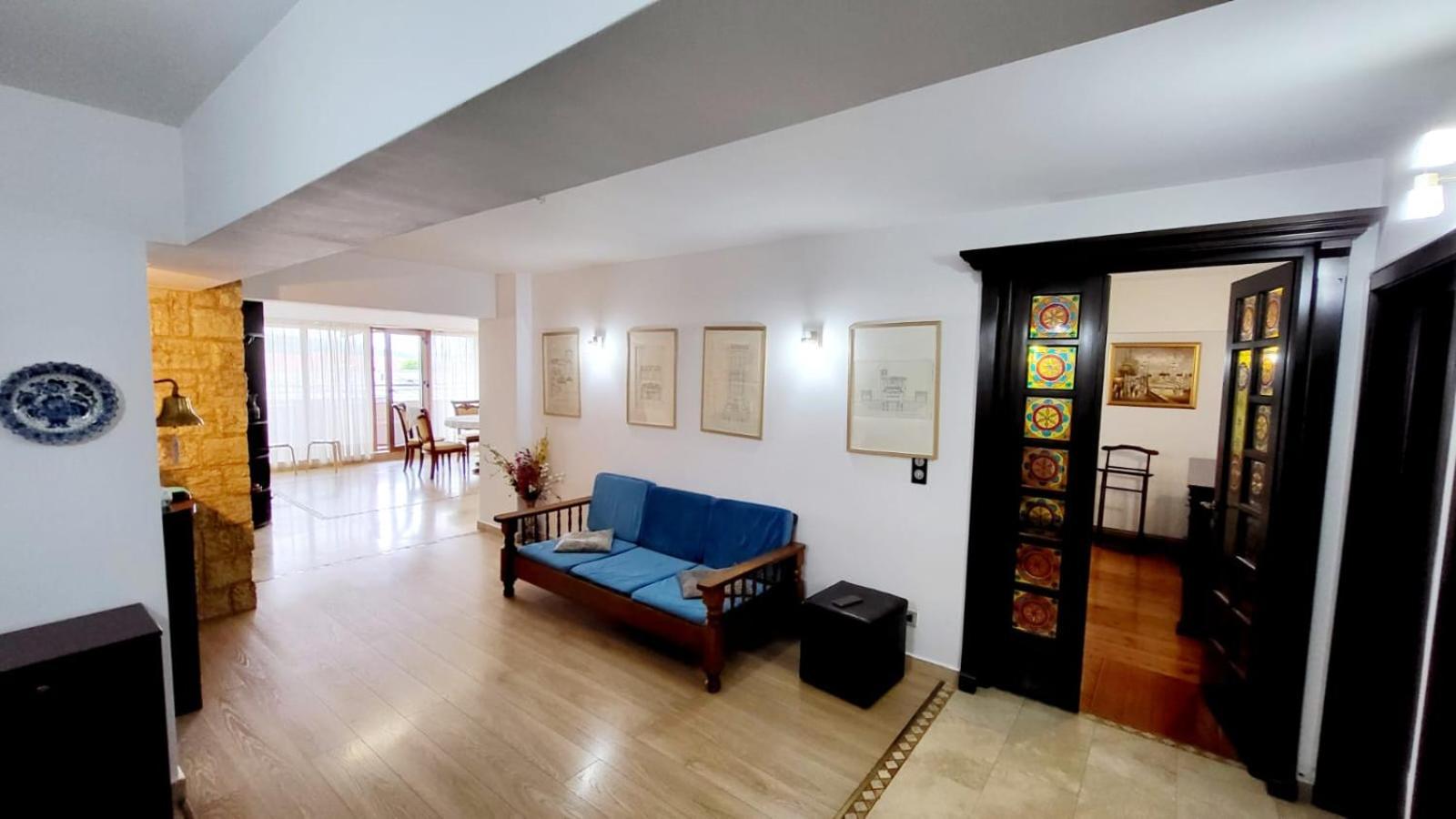 Spacious Apartment In City Centre Iasi Ngoại thất bức ảnh