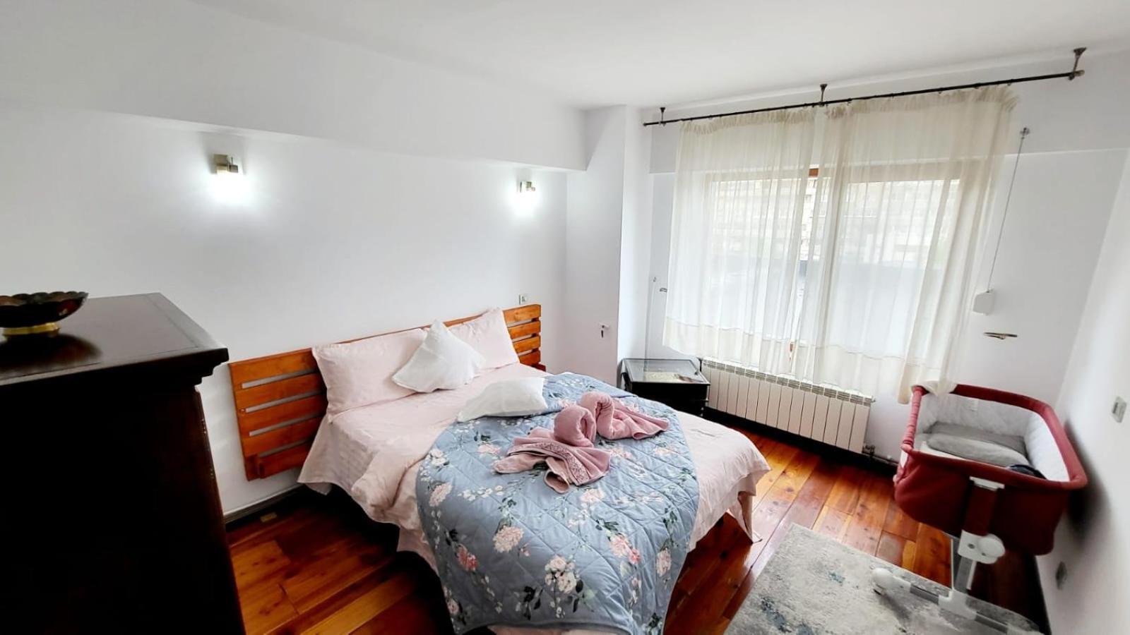 Spacious Apartment In City Centre Iasi Ngoại thất bức ảnh