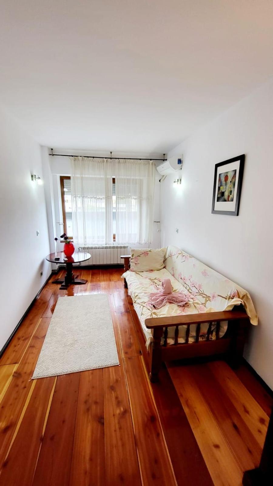 Spacious Apartment In City Centre Iasi Ngoại thất bức ảnh